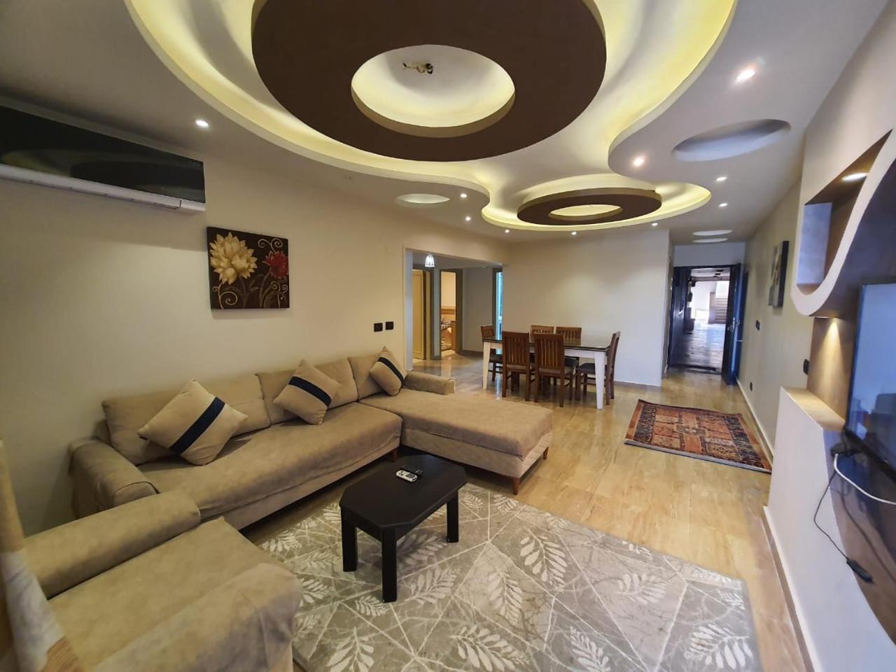 Square - Brand New Luxury With Stunning Sea View Apartmán